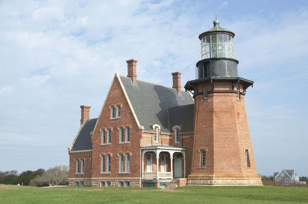 block island, lighthouse, coastal-4278550.jpg